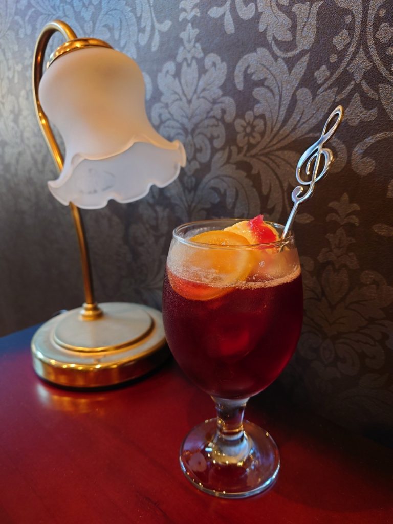 大人のクリームソーダ(アルコール入り/カシスソーダ・メロンソーダ)の画像と説明